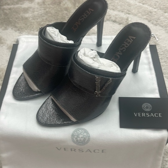 Versace Shoes - NIB Versace Crackle Laminato Sandal